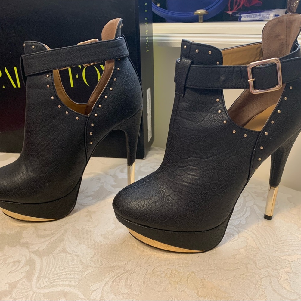 Paperfox by JustFab "Callen" Black Platform booties. 8.5. Worn twice. $28